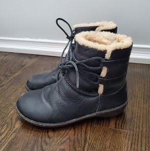 Ugg Black Leather Laceup Winter Boots Size 9